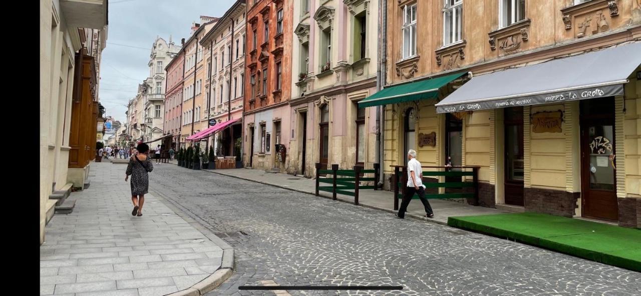 Вірменська 8 Львов Экстерьер фото